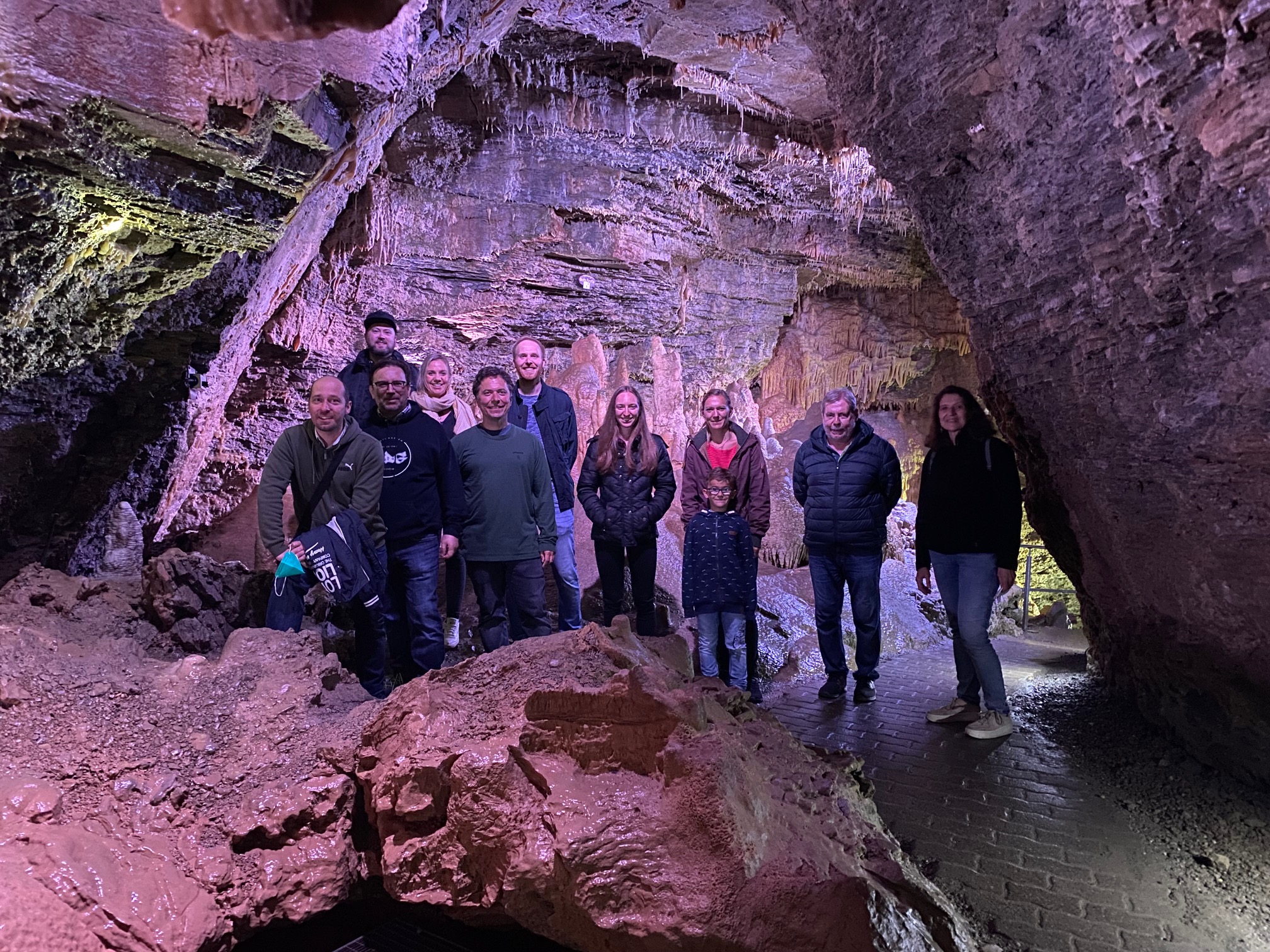 LSZU-Team in der Tropfsteinhöhle