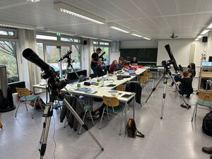 Teleskope im großen Seminarraum